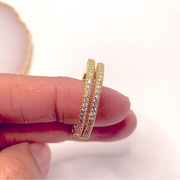 ◾️925 Sterling Silver Gold Plated Sparkles & Pave Hearts
Hoop Earrings - Picture 10 of 10